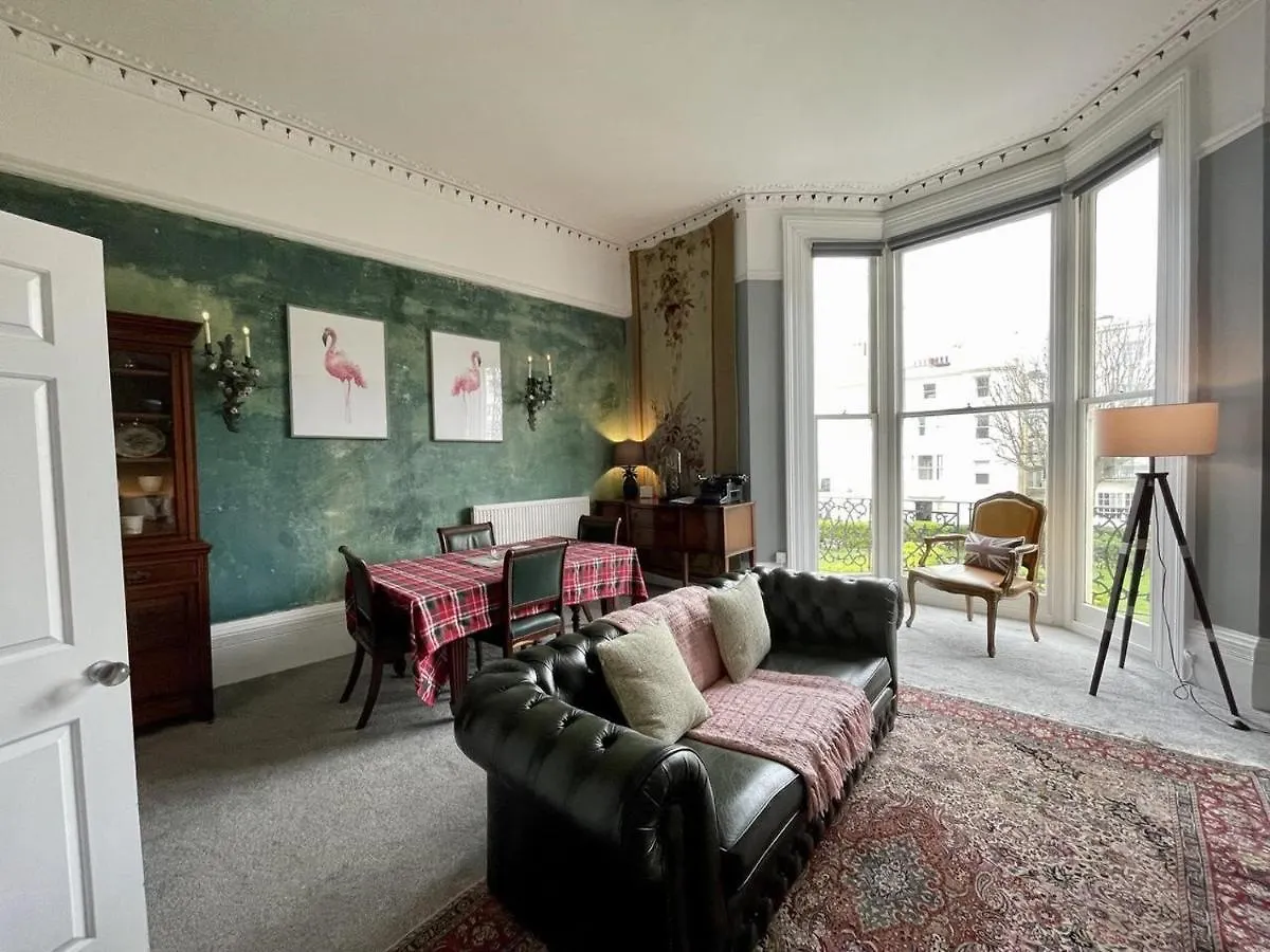 Regency Apartment - Marine Square By Crown Gardens Holiday Homes Brighton