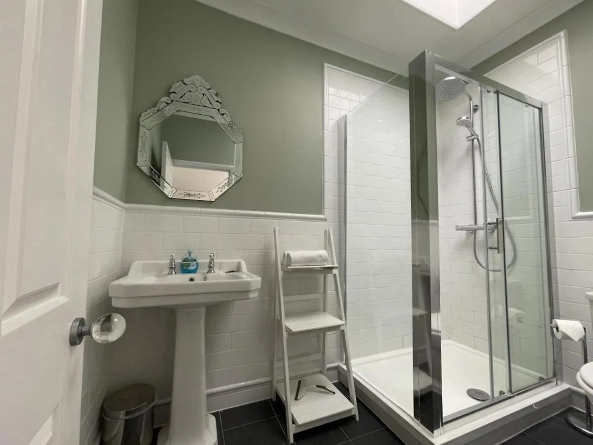 Regency Apartment - Marine Square By Crown Gardens Holiday Homes Brighton
